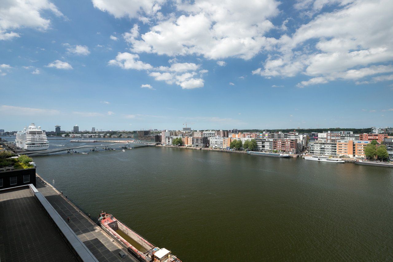 Foto 15 van Purperhoedenveem 110