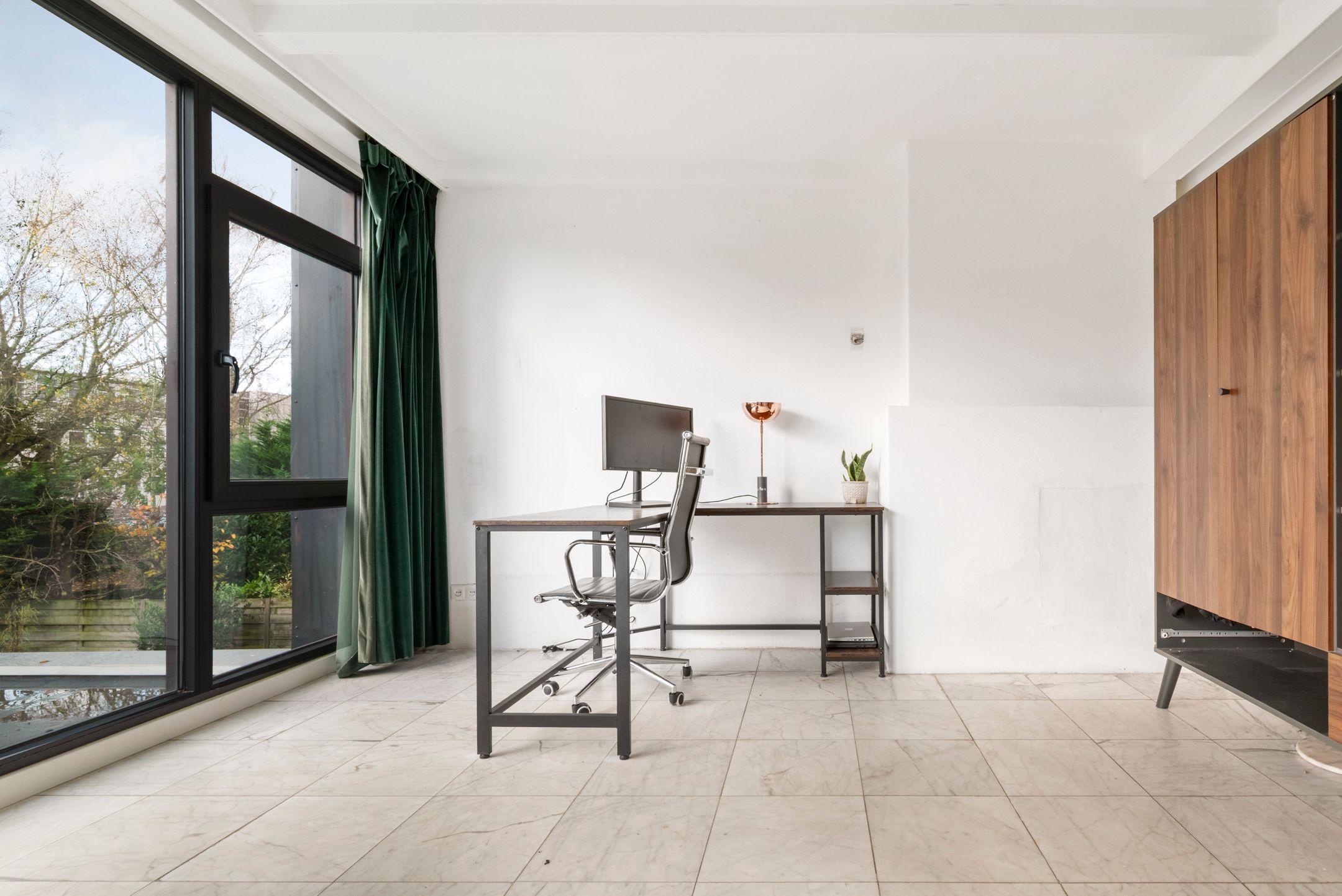 Photo 27 of Van Hogendorpstraat 39