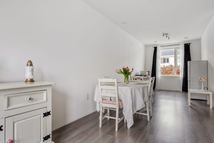 Photo 2 of Karimunstraat 26