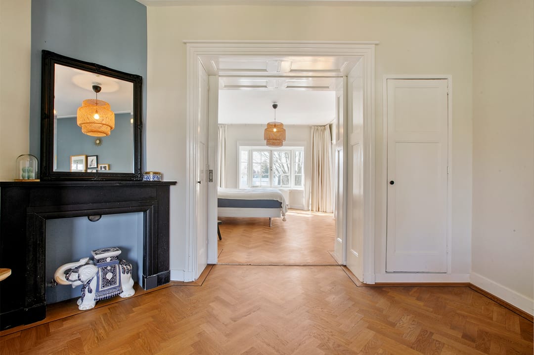Characterful 1920s Semi-Detached Home with Sunny Garden in Bussum — 22