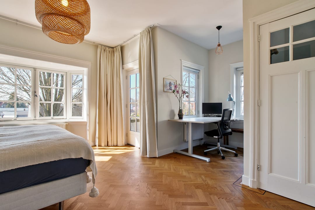Characterful 1920s Semi-Detached Home with Sunny Garden in Bussum — 26