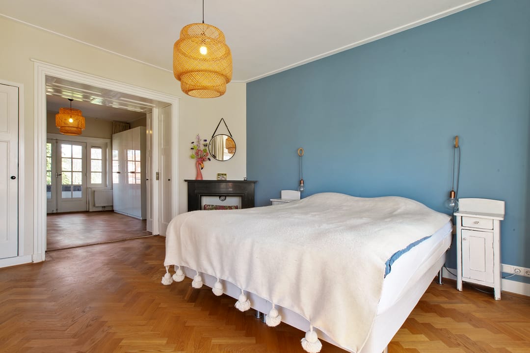 Characterful 1920s Semi-Detached Home with Sunny Garden in Bussum — 28