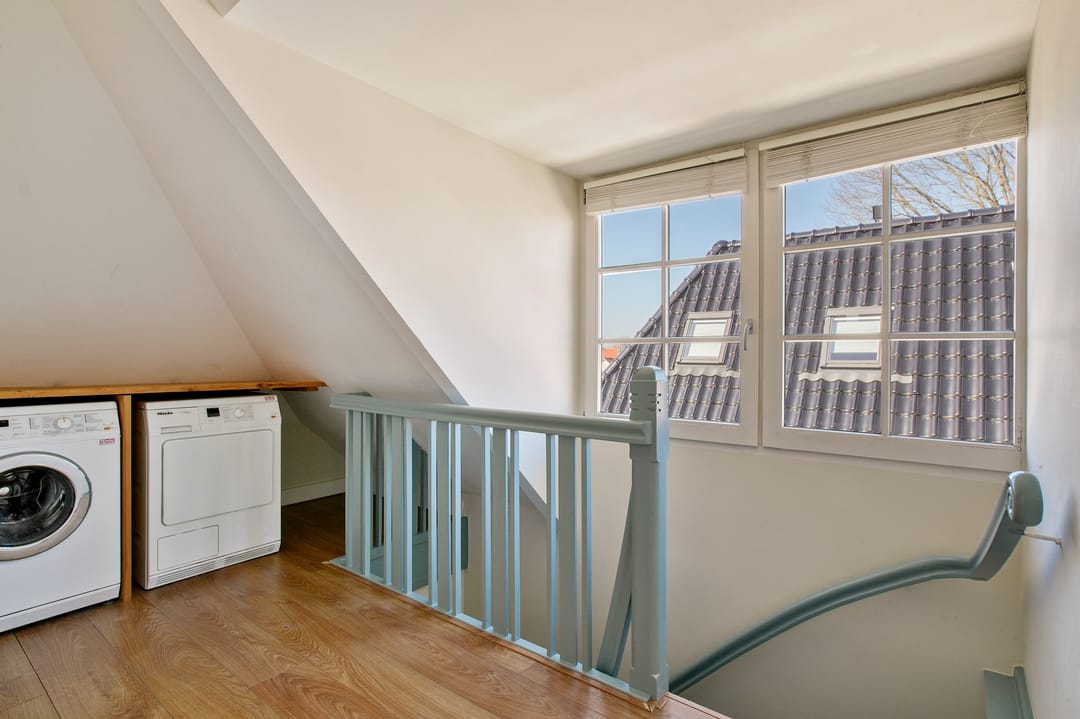 Characterful 1920s Semi-Detached Home with Sunny Garden in Bussum — 32