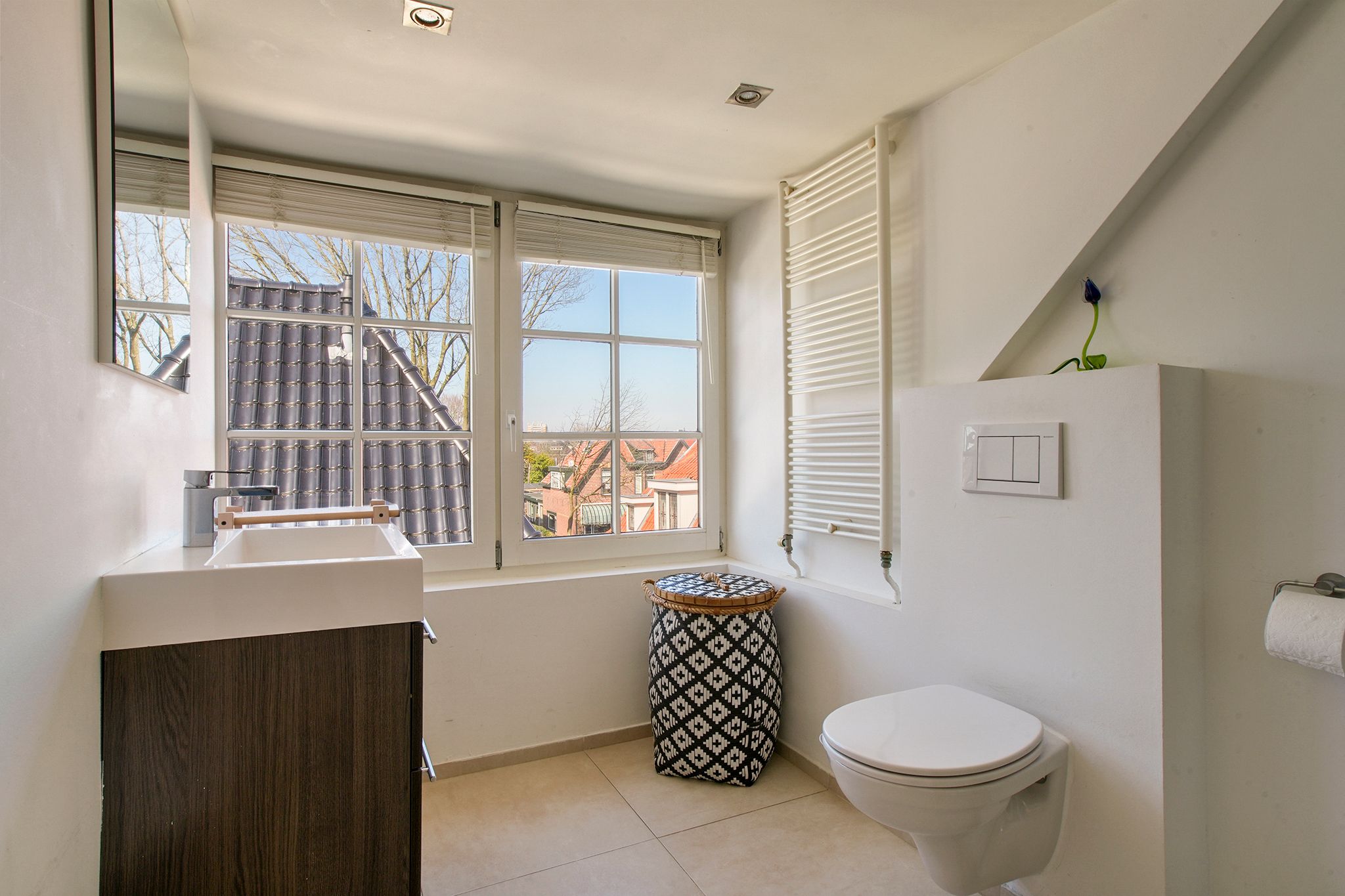 Characterful 1920s Semi-Detached Home with Sunny Garden in Bussum — 38