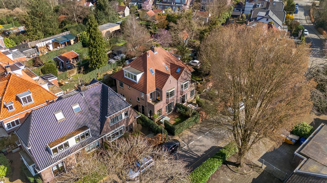 Characterful 1920s Semi-Detached Home with Sunny Garden in Bussum — 60