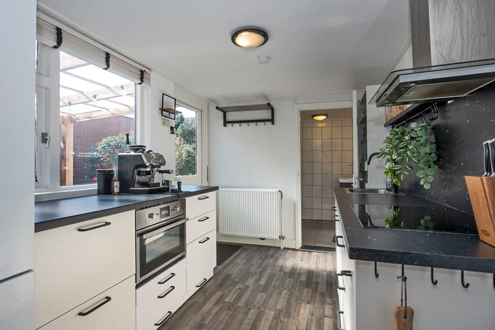 Foto 3 van Bernhardstraat 8