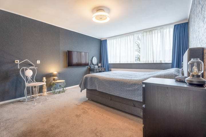Tussenwoning te koop: Jacobus van 't Hofflaan 5, Berkel-Enschot