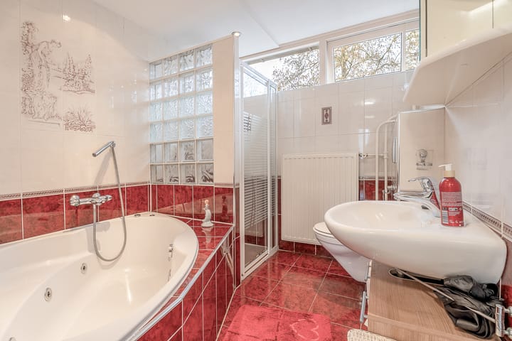 Tussenwoning te koop: Jacobus van 't Hofflaan 5, Berkel-Enschot