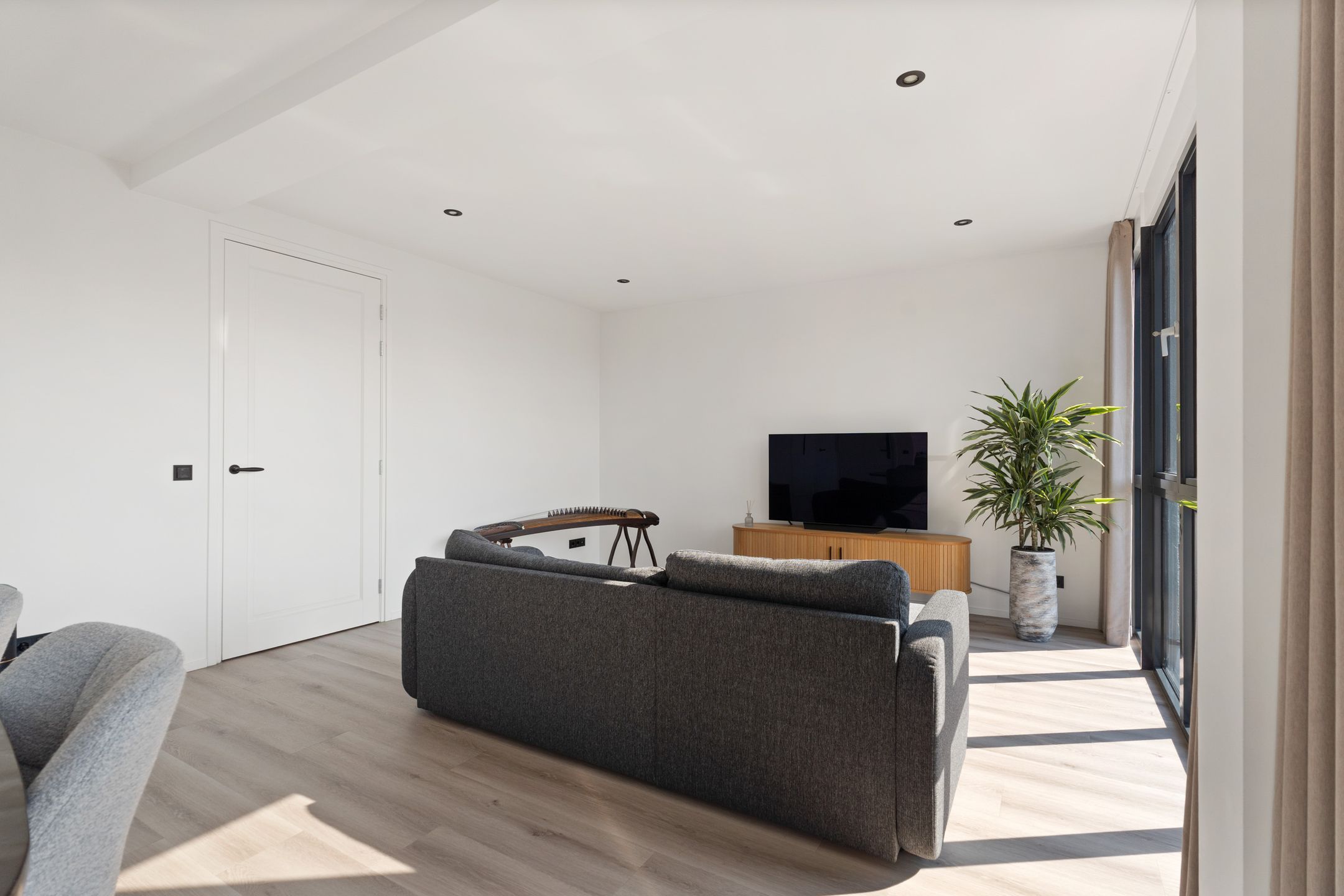 Foto 6 van Stationsplein 14-2