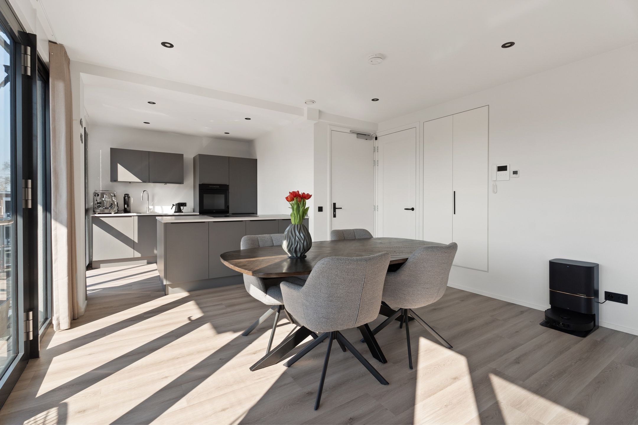 Foto 12 van Stationsplein 14-2