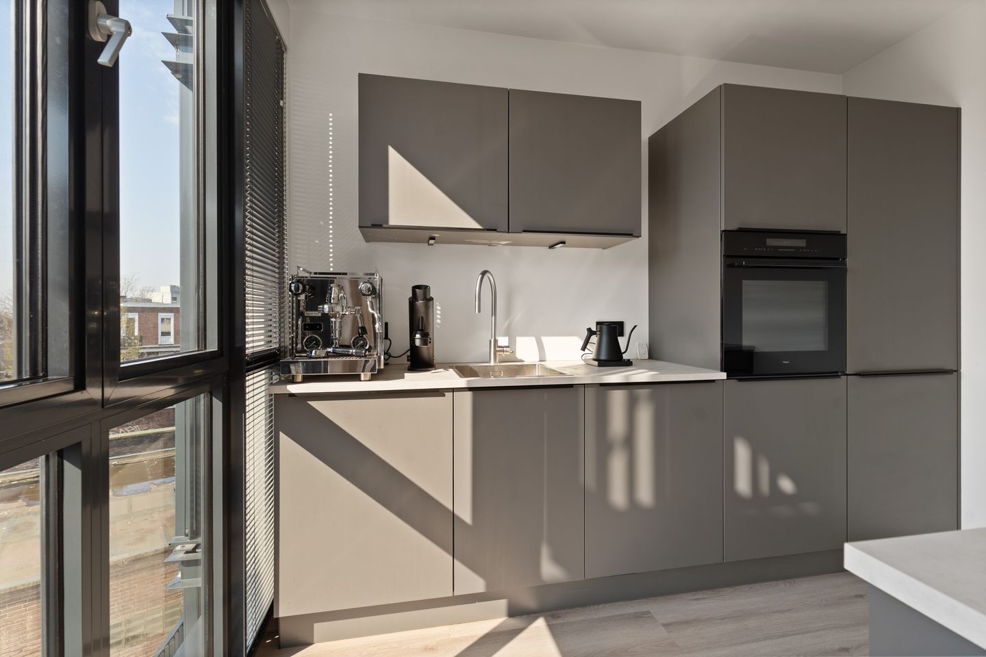 Foto 14 van Stationsplein 14-2