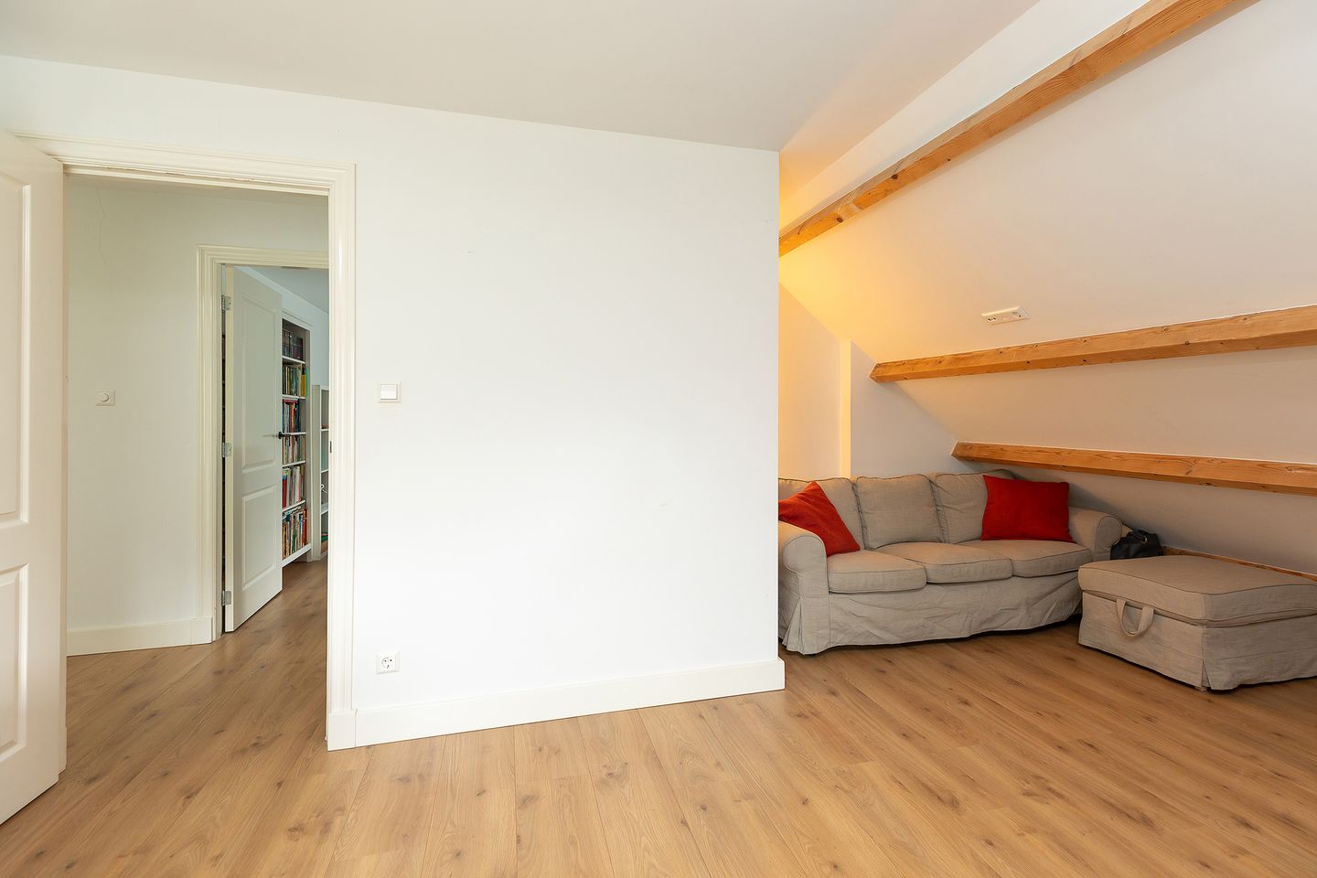 Semi-detached villa with sunny garden in the green heart of Laren — 18