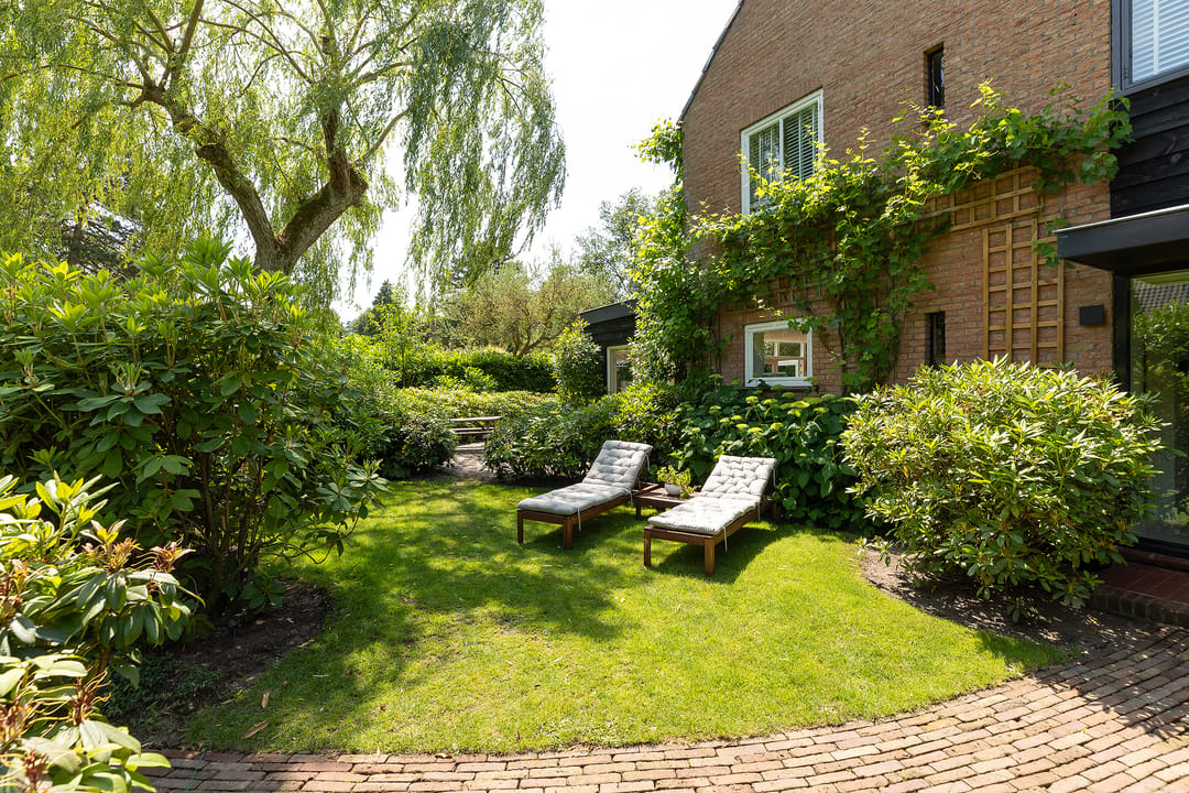 Semi-detached villa with sunny garden in the green heart of Laren — 27