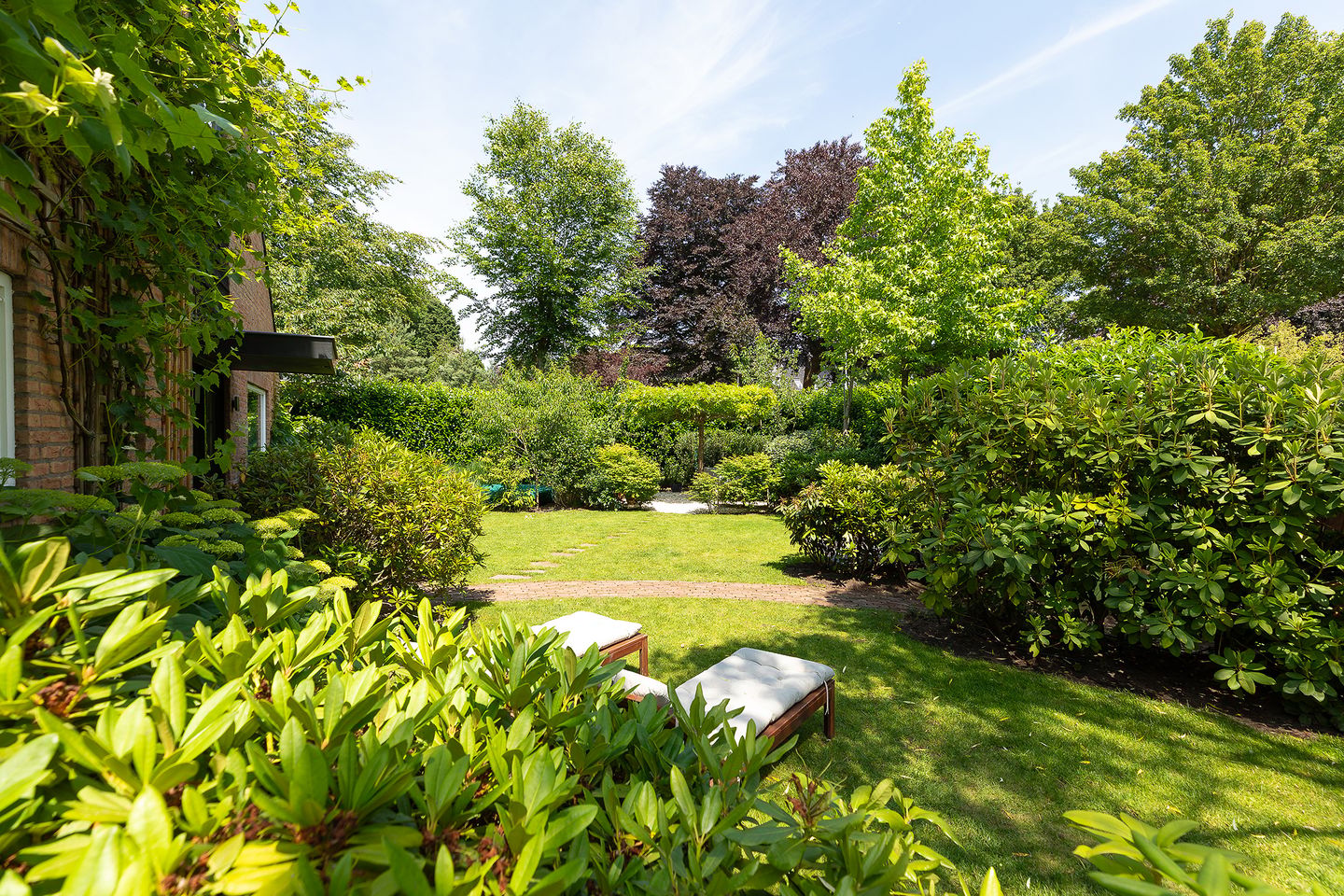 Semi-detached villa with sunny garden in the green heart of Laren — 28