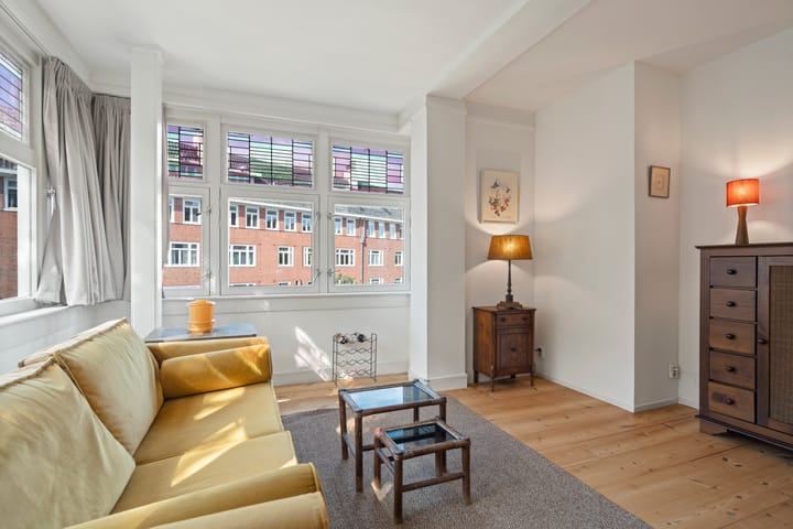 Foto 2 van Paramariboplein 2-2