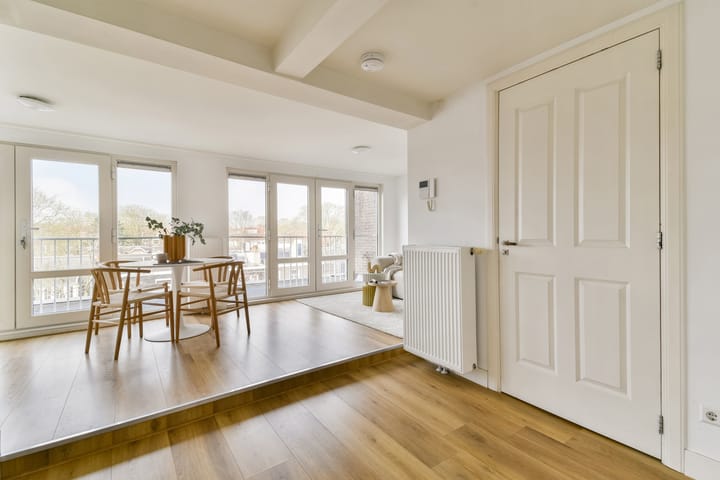 Foto 4 van Paramariboplein 53-4