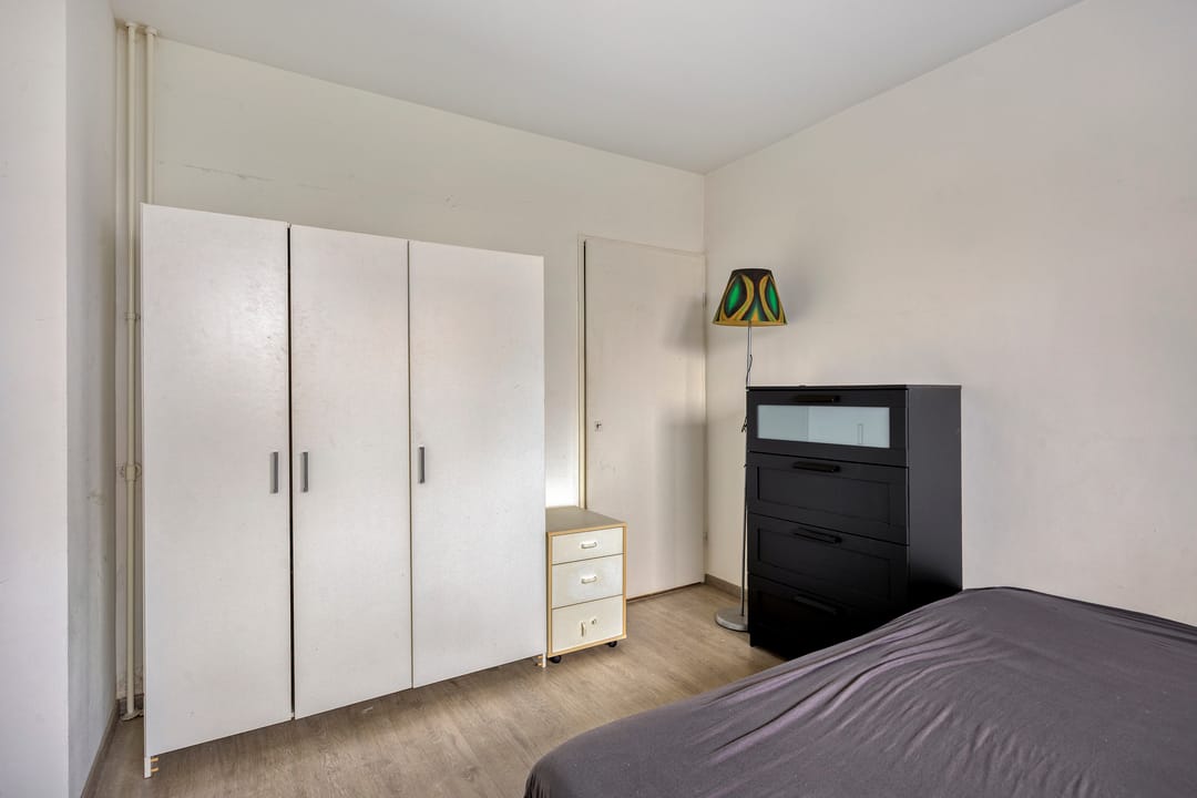 Move-in ready 1-bedroom apartment with balcony and storage in green residential area — 22
