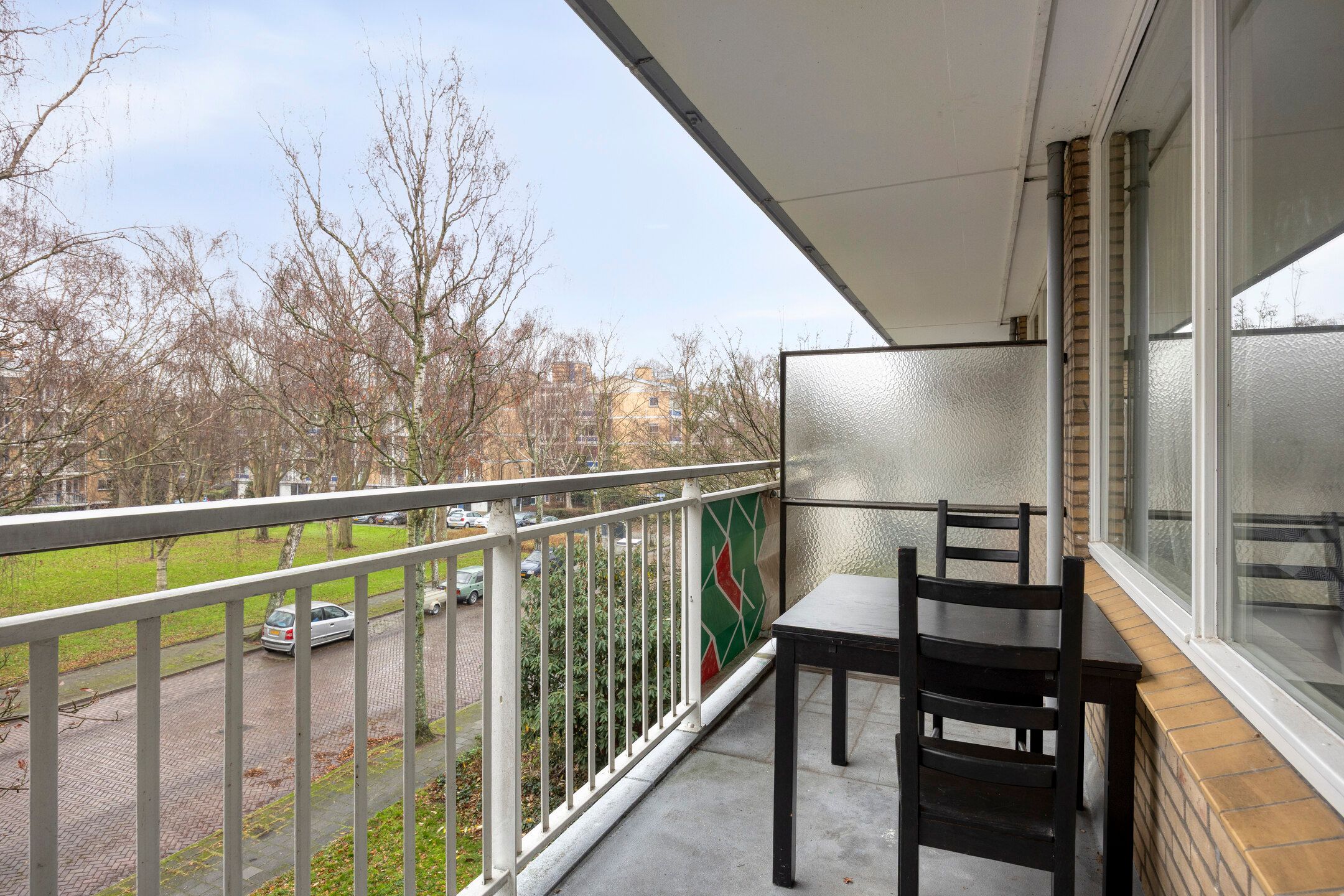 Move-in ready 1-bedroom apartment with balcony and storage in green residential area — 27