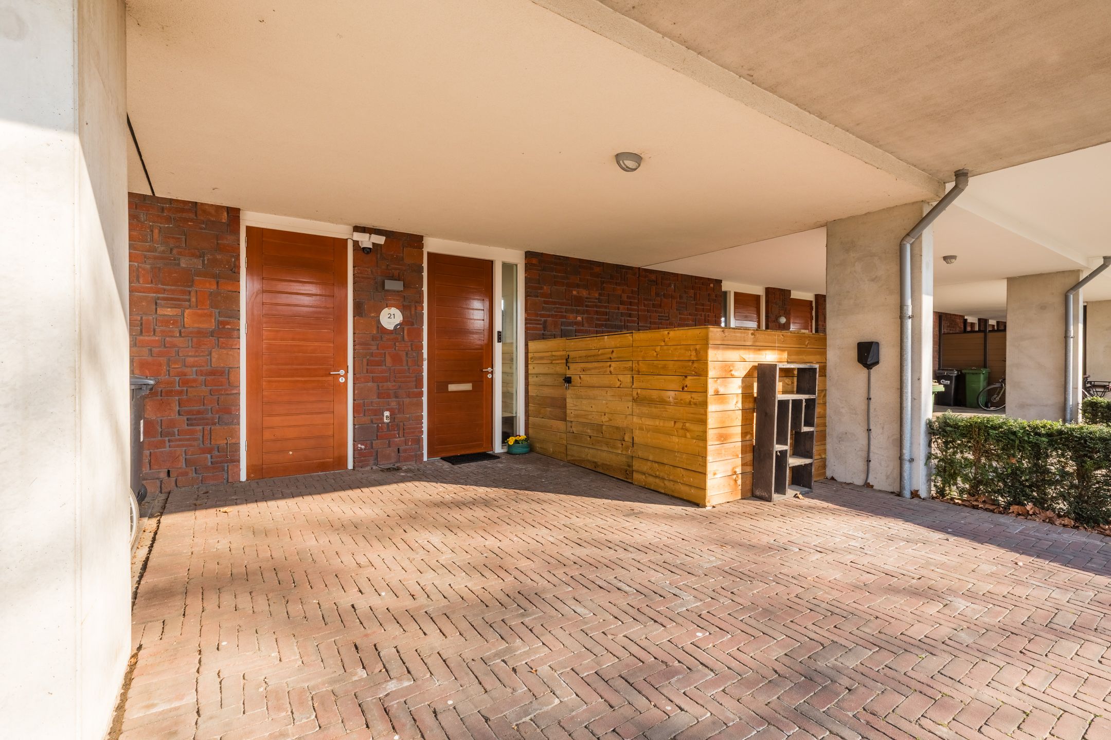 Photo 9 of Witte de Withstraat 21