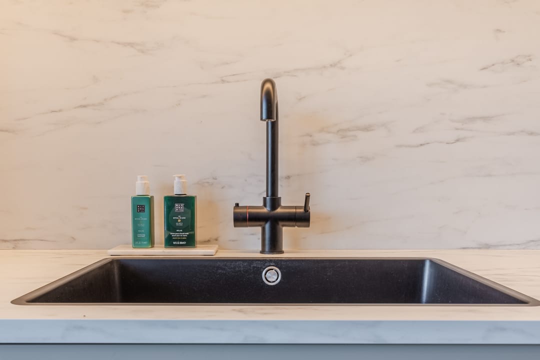 Photo 26 of Witte de Withstraat 21