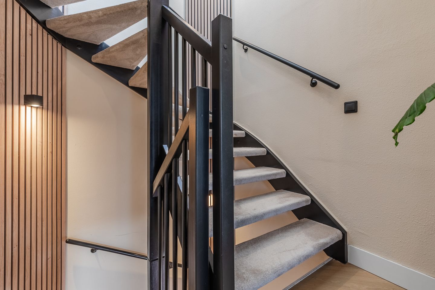 Photo 29 of Witte de Withstraat 21