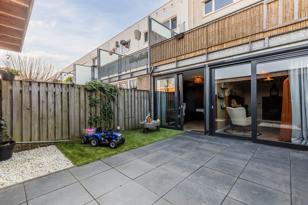 Photo 46 of Witte de Withstraat 21