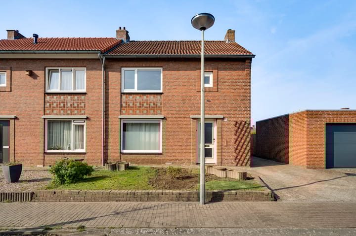 Foto 2 van Plantsoenstraat 1