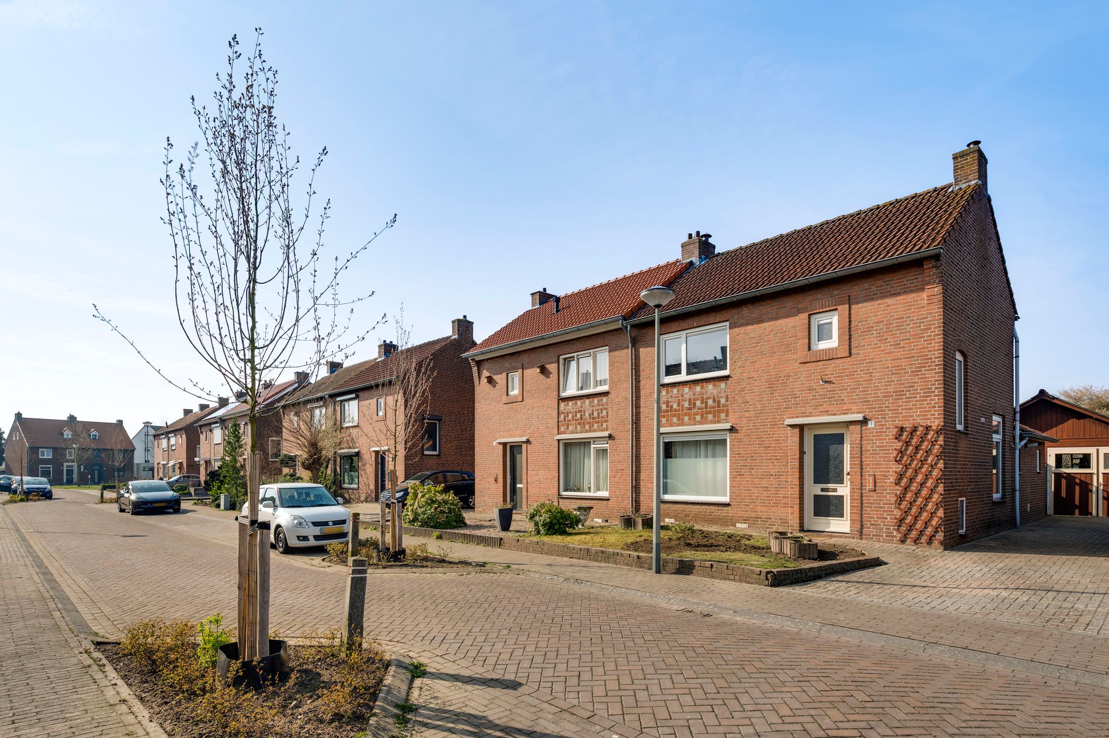 Photo 3 of Plantsoenstraat 1