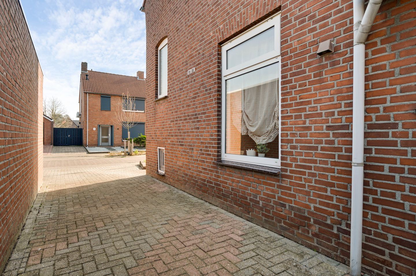 Photo 5 of Plantsoenstraat 1