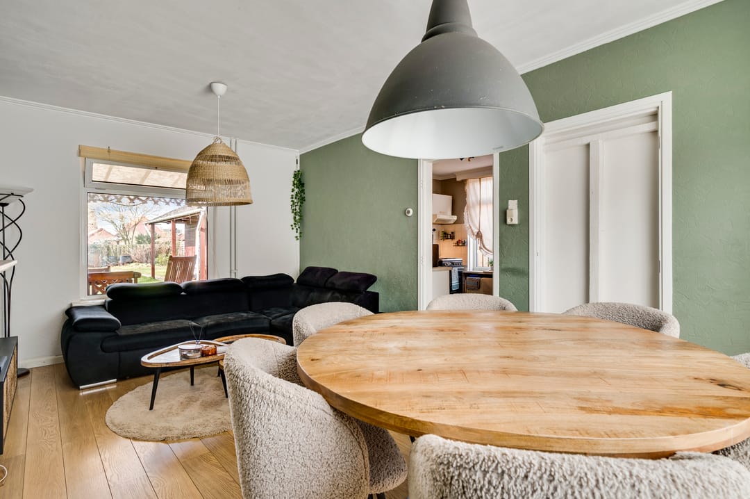 Photo 8 of Plantsoenstraat 1