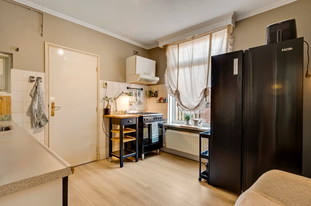 Photo 11 of Plantsoenstraat 1