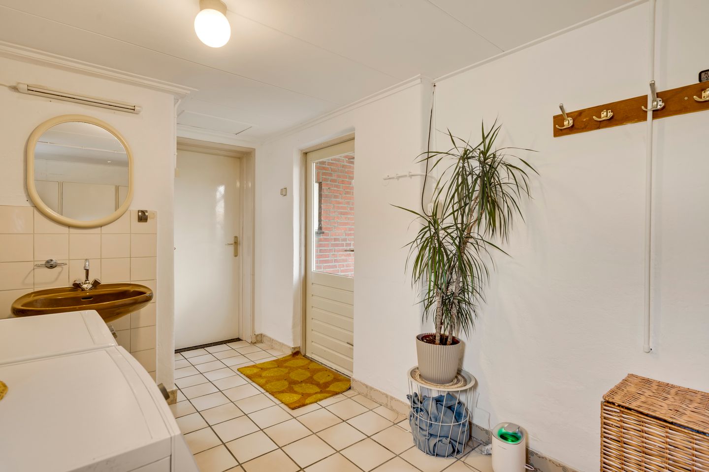 Photo 14 of Plantsoenstraat 1