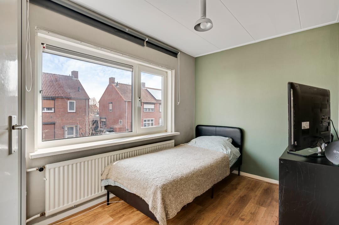 Photo 23 of Plantsoenstraat 1