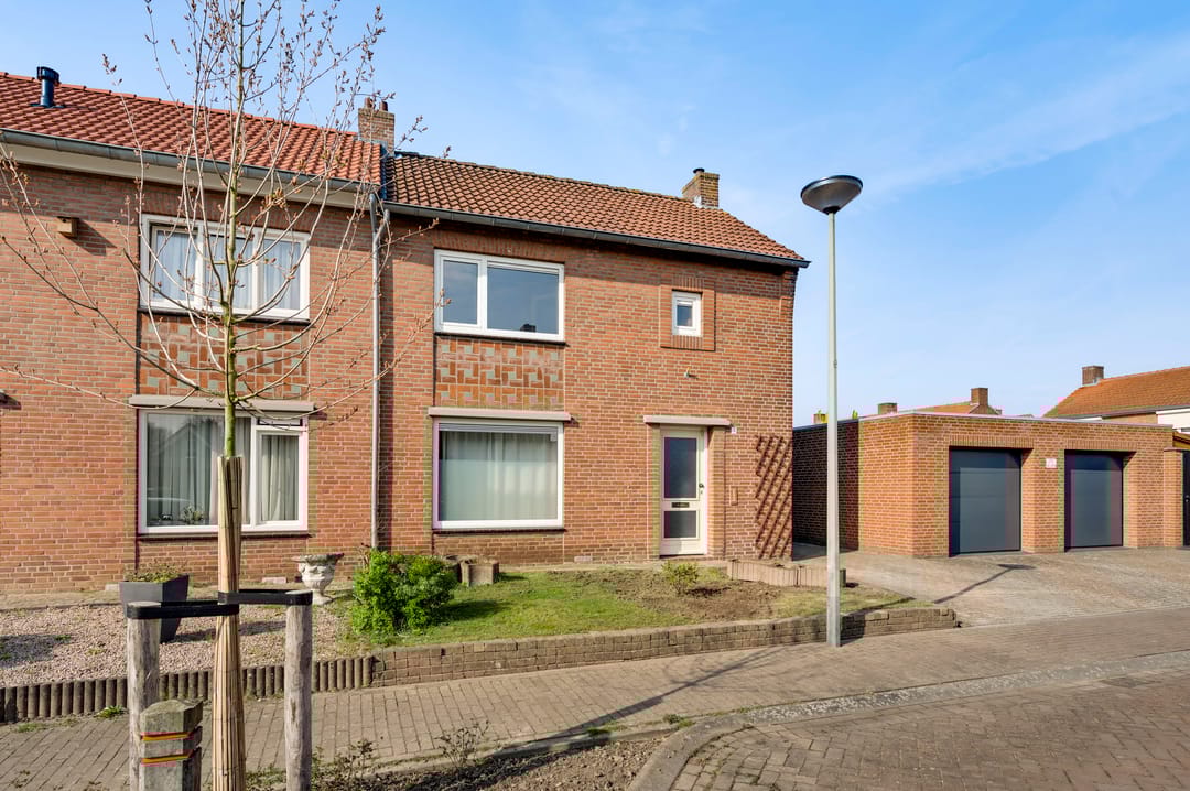 Photo 28 of Plantsoenstraat 1