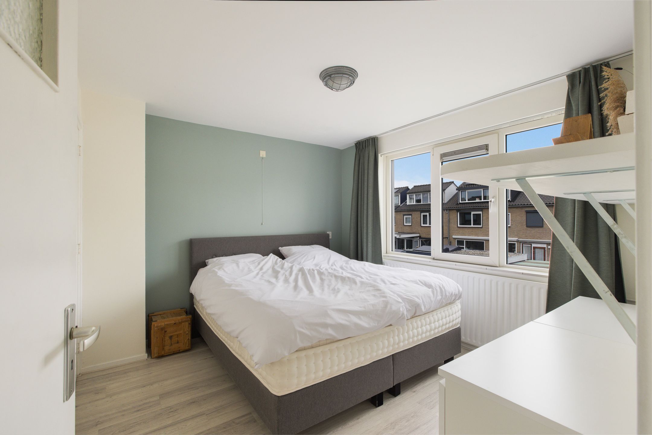 Well-Insulated Terraced House with Three Bedrooms in Krimpen aan de Lek — 16