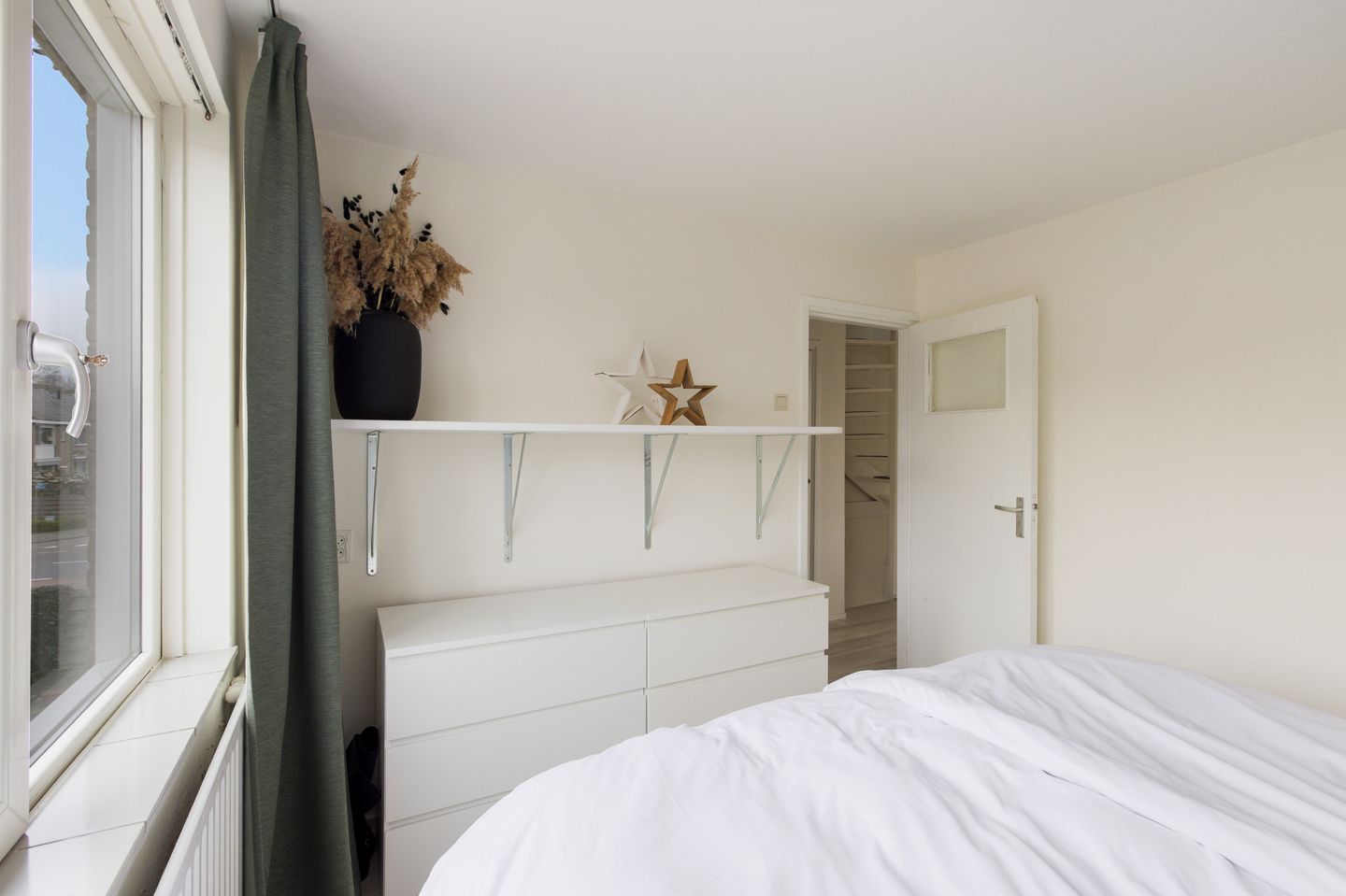 Well-Insulated Terraced House with Three Bedrooms in Krimpen aan de Lek — 18