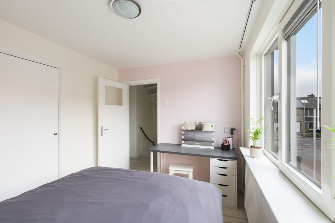 Well-Insulated Terraced House with Three Bedrooms in Krimpen aan de Lek — 20