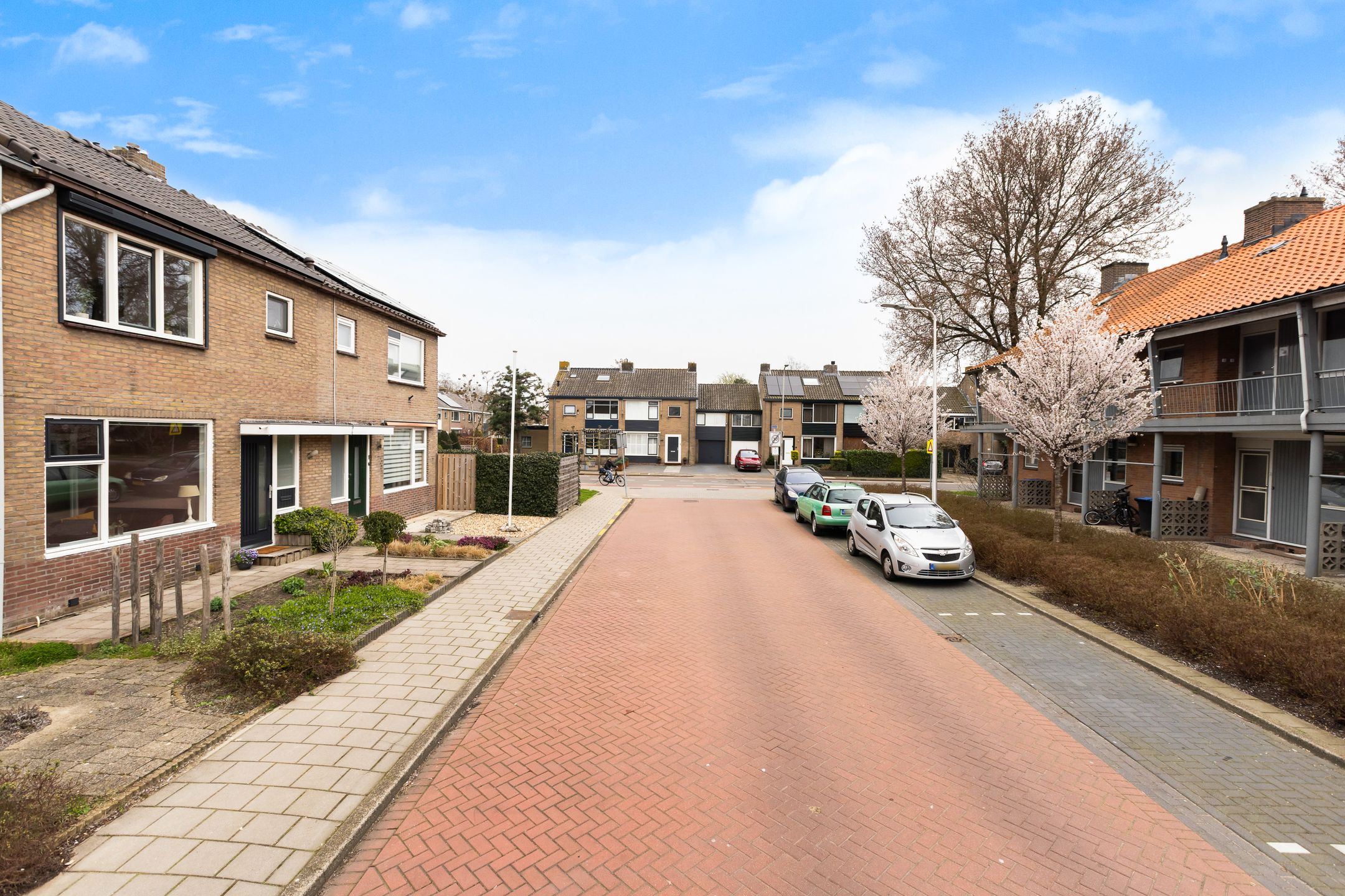 Well-Insulated Terraced House with Three Bedrooms in Krimpen aan de Lek — 28