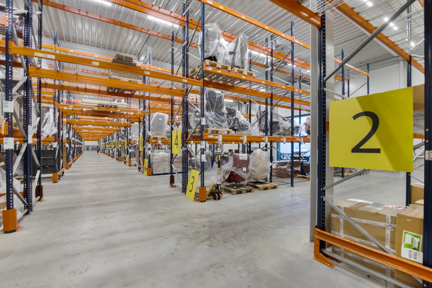 Bekijk foto 4 van Albaststraat 4