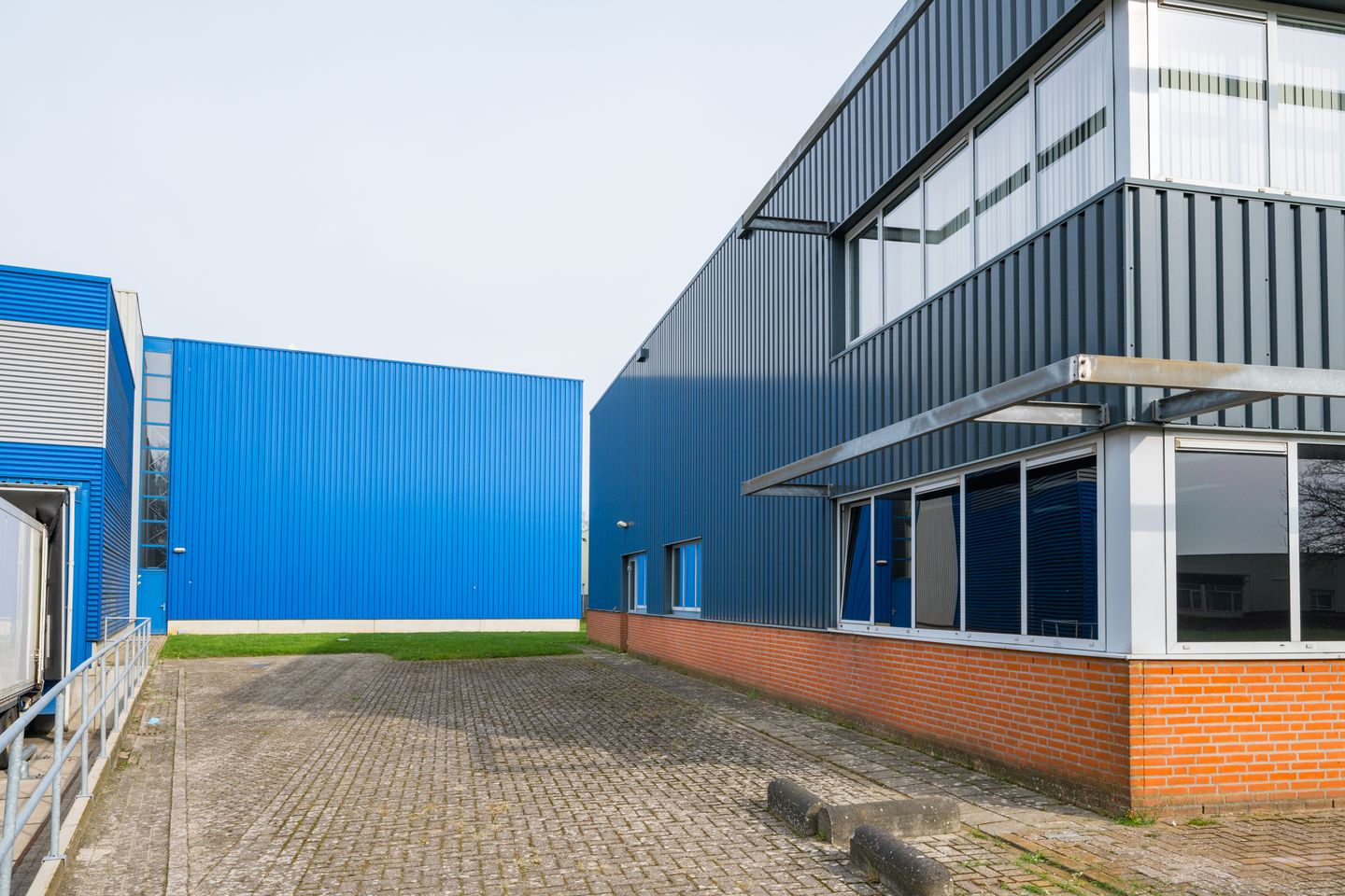 View photo 2 of Fabriekstraat 38