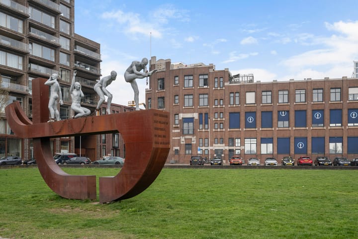 Photo 2 of Lloydstraat 43
