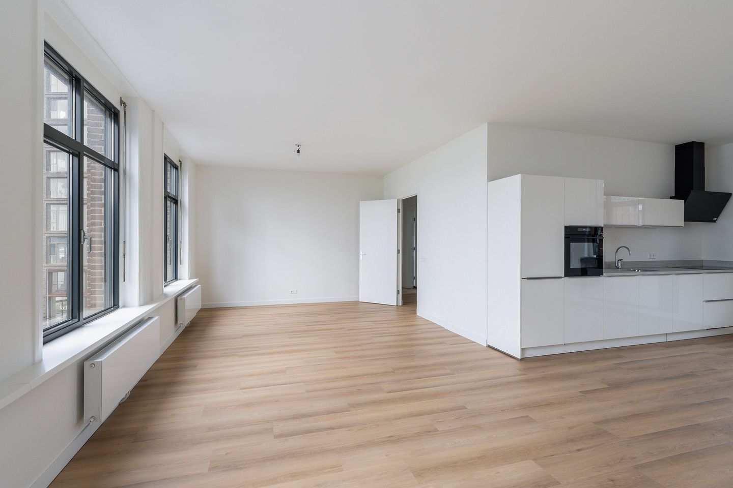 Foto 10 van Lloydstraat 43