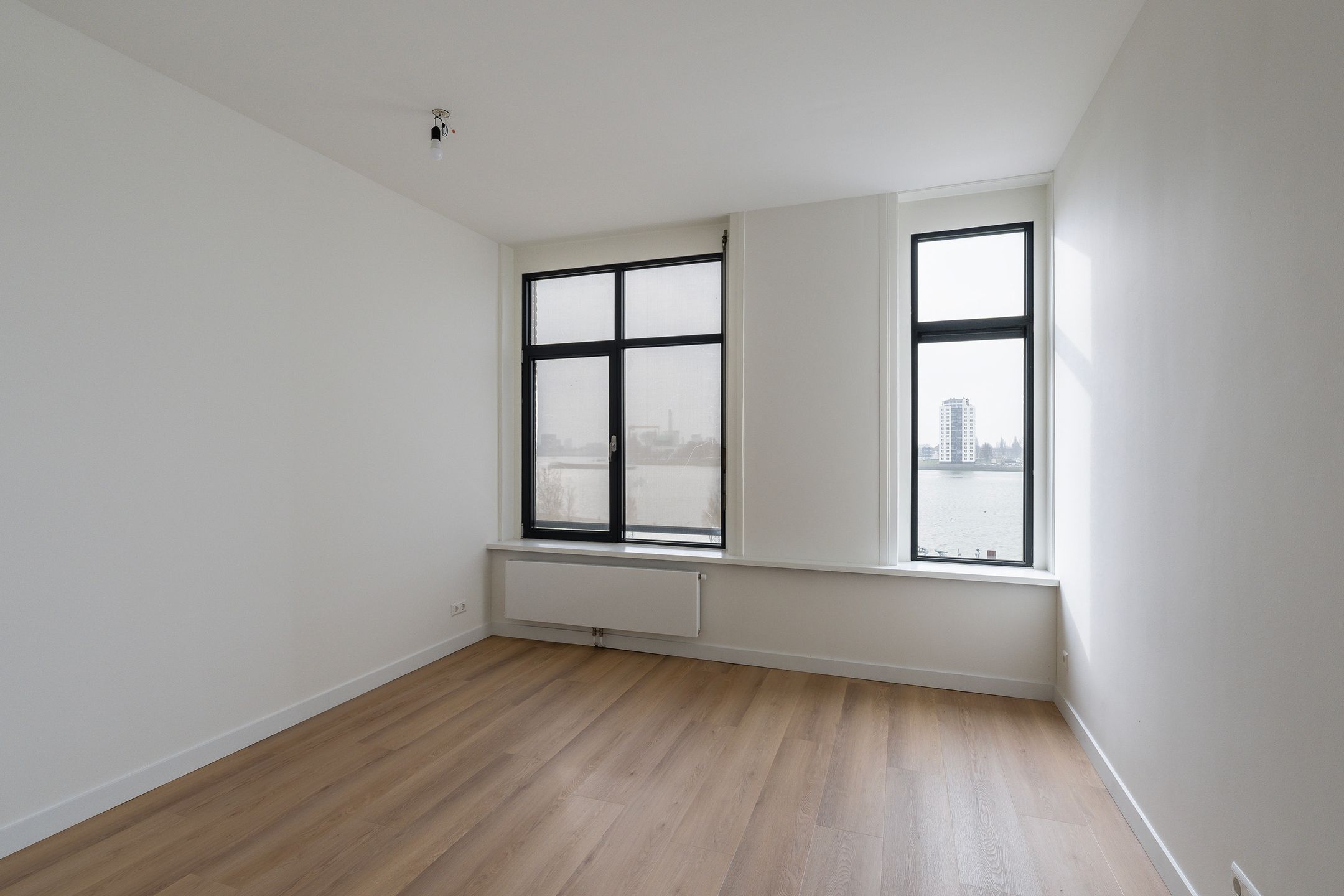 Foto 15 van Lloydstraat 43