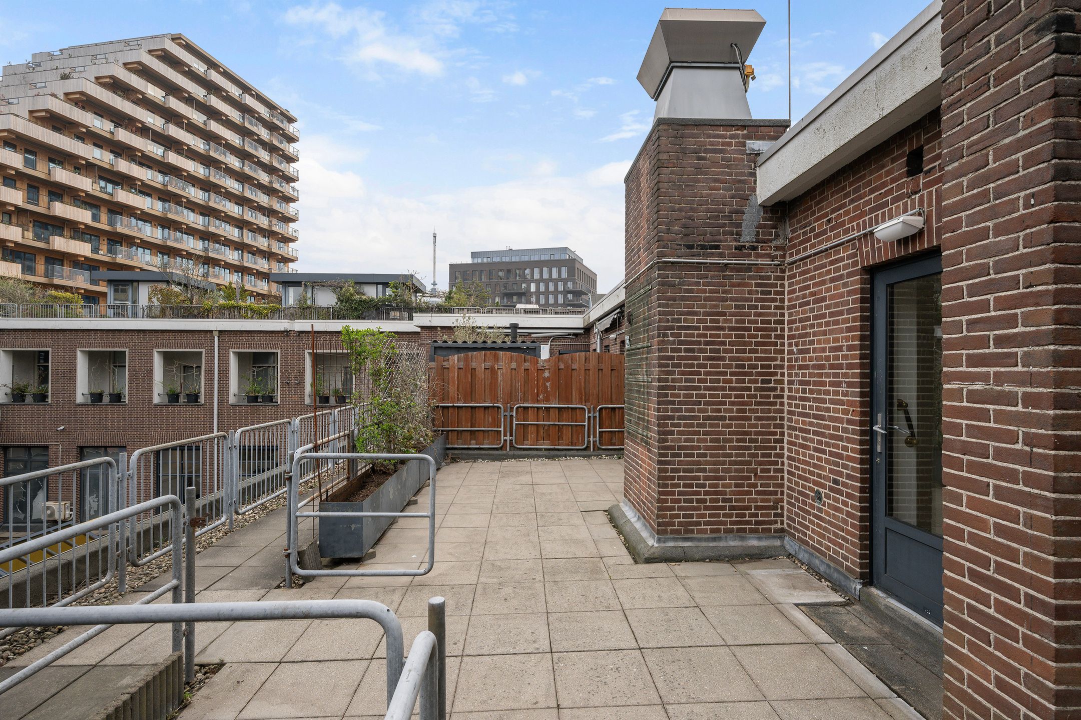 Foto 30 van Lloydstraat 43