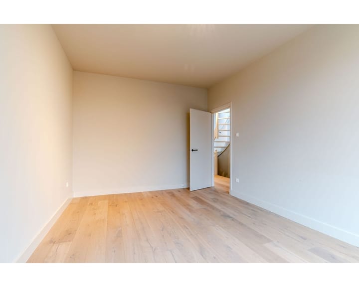 Photo 3 of Van Hoytemastraat 101