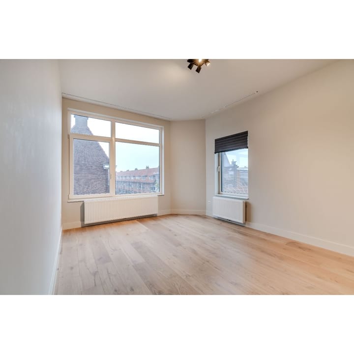 Photo 4 of Van Hoytemastraat 101