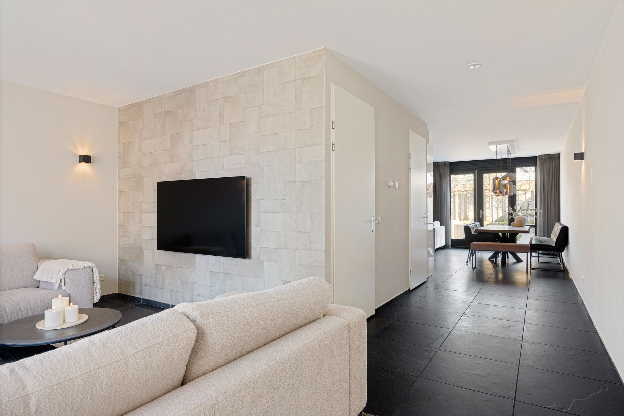 Spacious Move-in Ready Home in Popular De Laares Neighborhood — 13