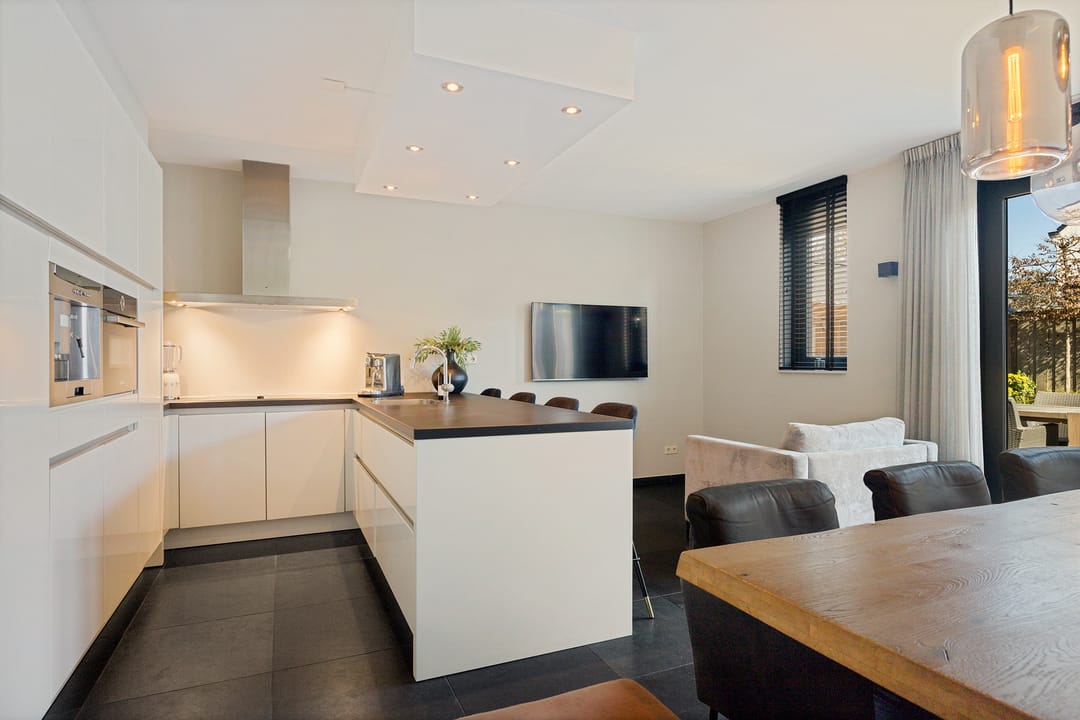 Spacious Move-in Ready Home in Popular De Laares Neighborhood — 15