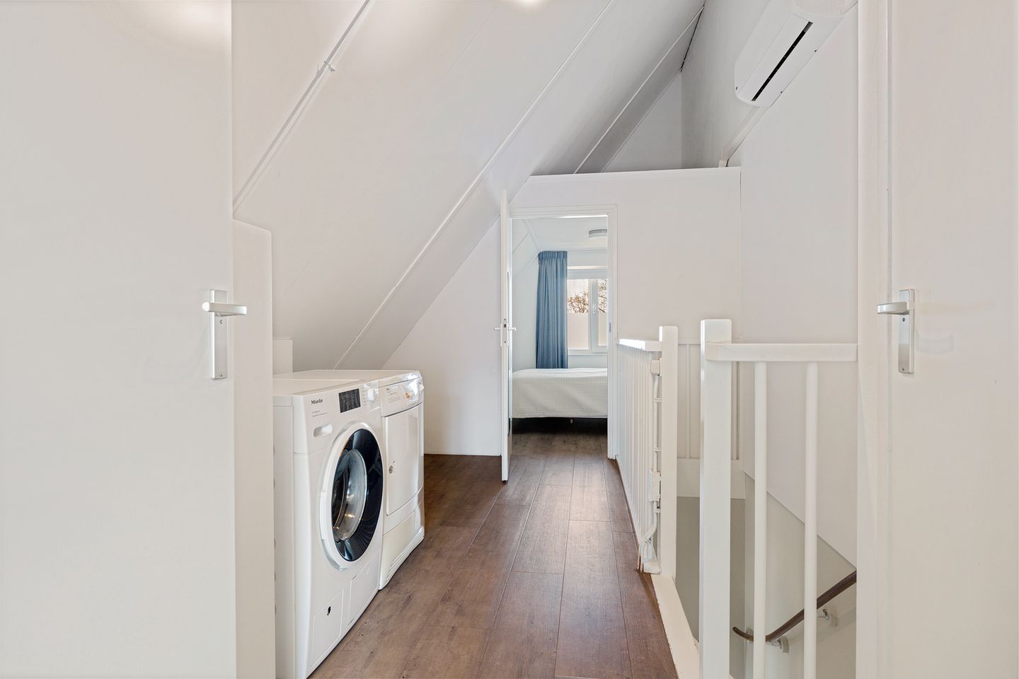 Spacious Move-in Ready Home in Popular De Laares Neighborhood — 33
