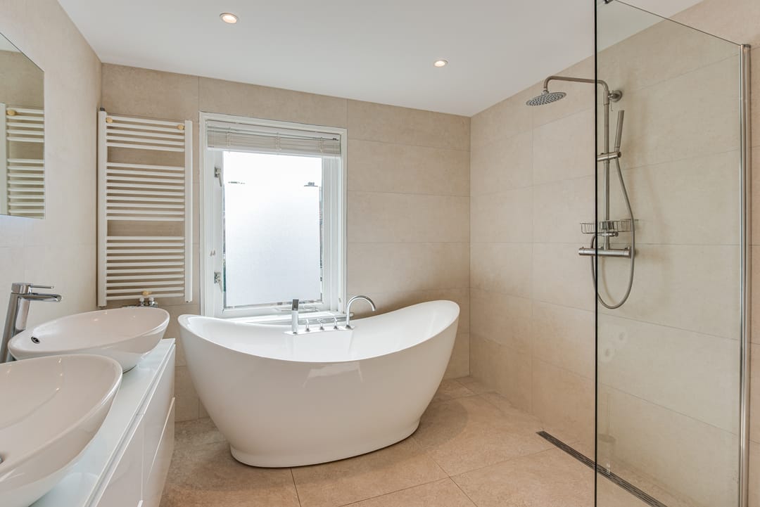 Spacious corner home with south-facing garden and garage in Loosdrecht — 22